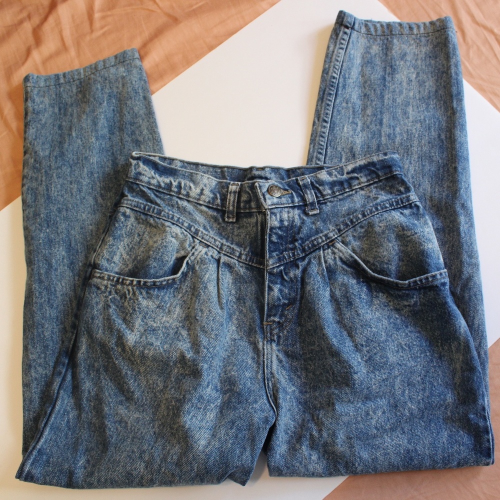 Vintage High Waisted Acid Washed Mom Jeans 90s